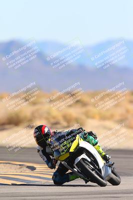 media/Jan-10-2025-CVMA Friday Practice (Fri) [[489e0da257]]/Group 4 and Trackday/Session 4 (Turn 16)/